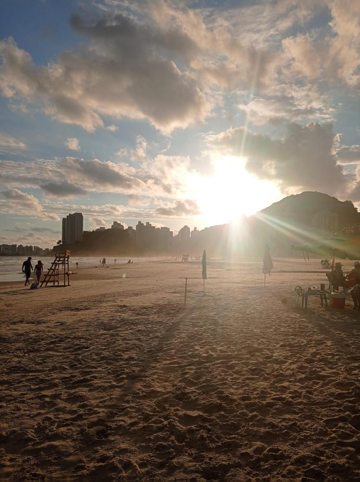Apartamento Com Estacionamento, Wi-Fi, Ar Condicionado A 300 Metros Da Praia Da Enseada No Guaruja. Eksteriør bilde